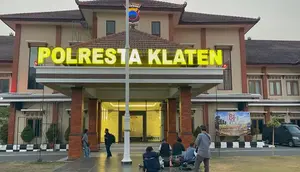 Bupati Hamenang Masih Diperiksa KPK di Mapolresta Klaten