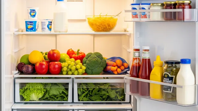 10 Makanan yang Tak Boleh Disimpan di Pintu Kulkas, Rentan Basi
