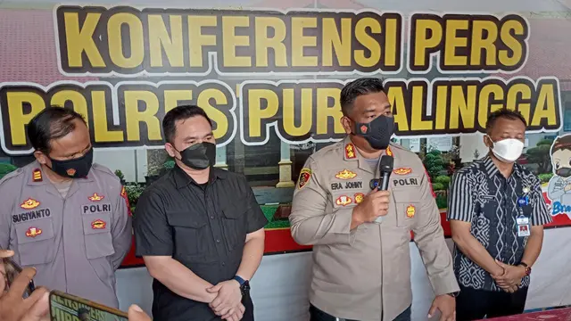 Kapolres Purbalingga mengklarifikasi dugaan rekayasa insiden bocah pamer alat vital di Purbalingga, Jawa Tengah. (Foto: Liputan6.com/Humas Polres Purbalingga)