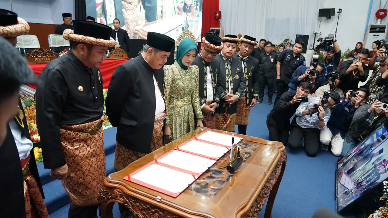 Bupati Lahat Bursah Zarnubi (Istimewa)