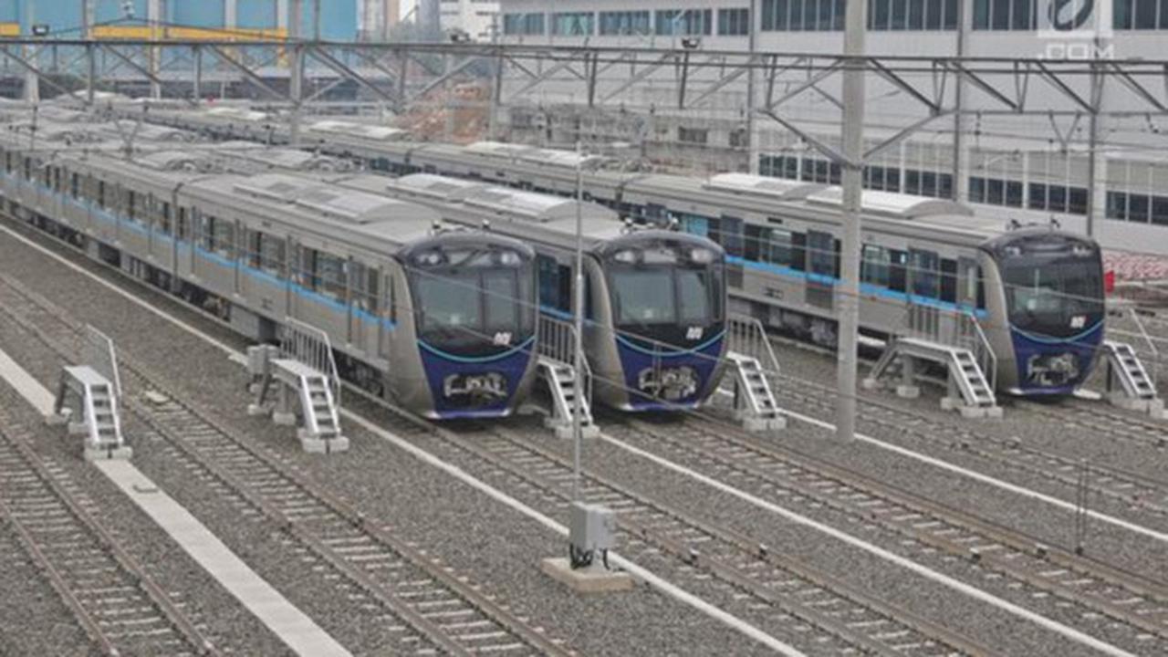Spesial HUT ke-80 RI, Naik Transportasi Umum Jakarta Cuma Rp80!