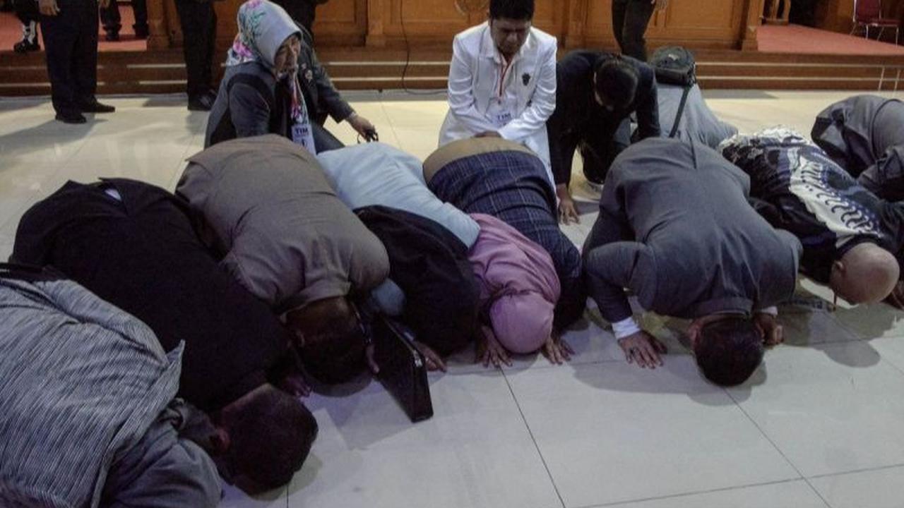 Proses hukum yang kini semakin meragukan itu telah mengirim delapan anak muda lainnya ke penjara. <br>