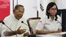 Ginandjar Kartasasmita memberi keterangan saat saat mengelar jumpa pers di Jakarta, Jumat (17/2). Pada tahun 2017 PMI menargetkan rancangan undang undang tersebut menjadi undang undang sah yang berlaku. (Liputan6.com/Angga Yuniar)