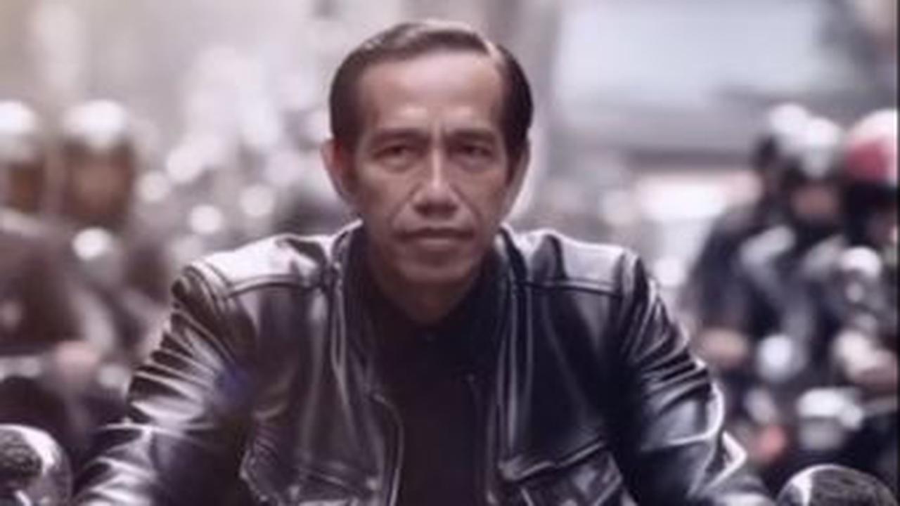 Terakhir, ada sosok Presiden Indonesia saat ini yaitu Joko Widodo. Sosok presiden yang akrab disapa Jokowi ini juga tampil begitu memukau. Ia bahkan terlihat bak anak geng motor sungguhan.<br>