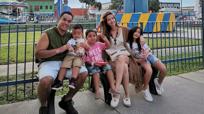 Nia Ramadhani Keluarkan Uang Rp 419 Juta Untuk Biaya Sekolah 2 Anak Showbiz Liputan6 Com