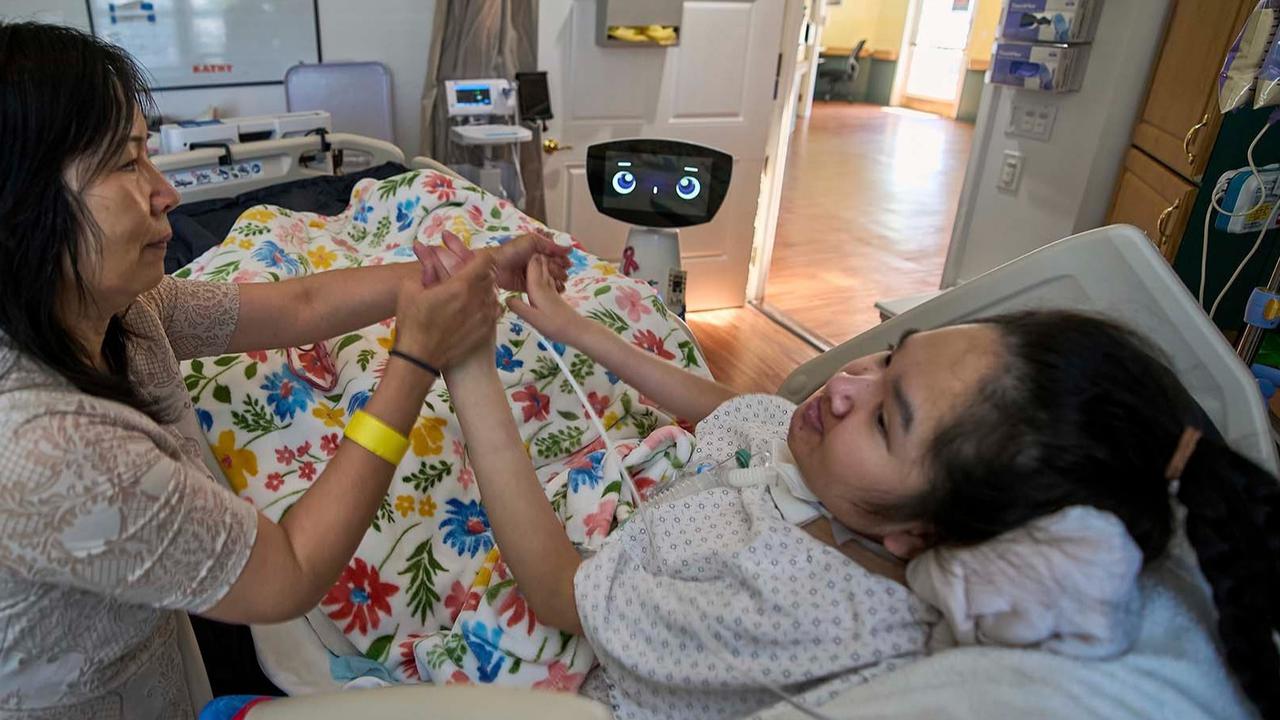 FOTO: Robin, Robot 'Gadis Kecil' yang Temani Pasien Anak di Rumah Sakit