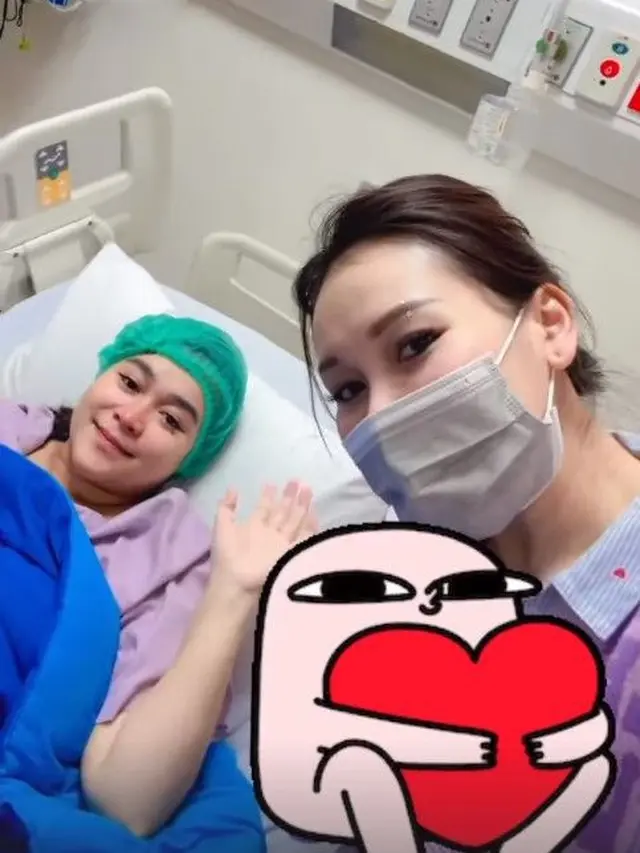 7 Potret Syifa Adik Ayu Ting Ting Melahirkan Anak Kedua, Didampingi Keluarga Besar