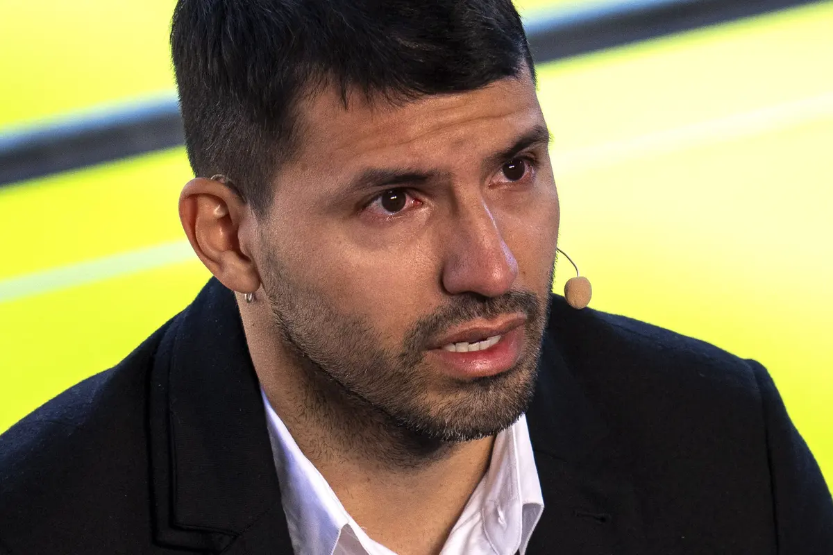 Foto: Momen Haru, Dengan Berlinang Air Mata Sergio Aguero Putuskan Gantung Sepatu