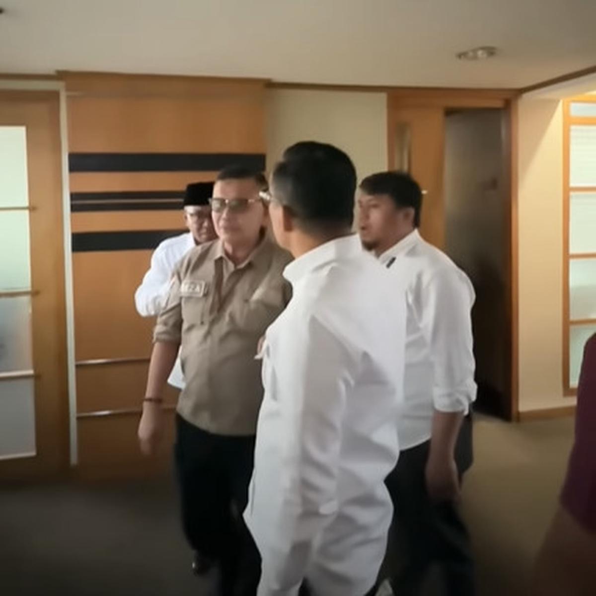 Momen Wamenaker Ebenezer Cekcok Meladeni Pria Petantang-petenteng Bikin Karyawan Sewot Nyaris Adu Jotos: Mereka Menghina Prabowo