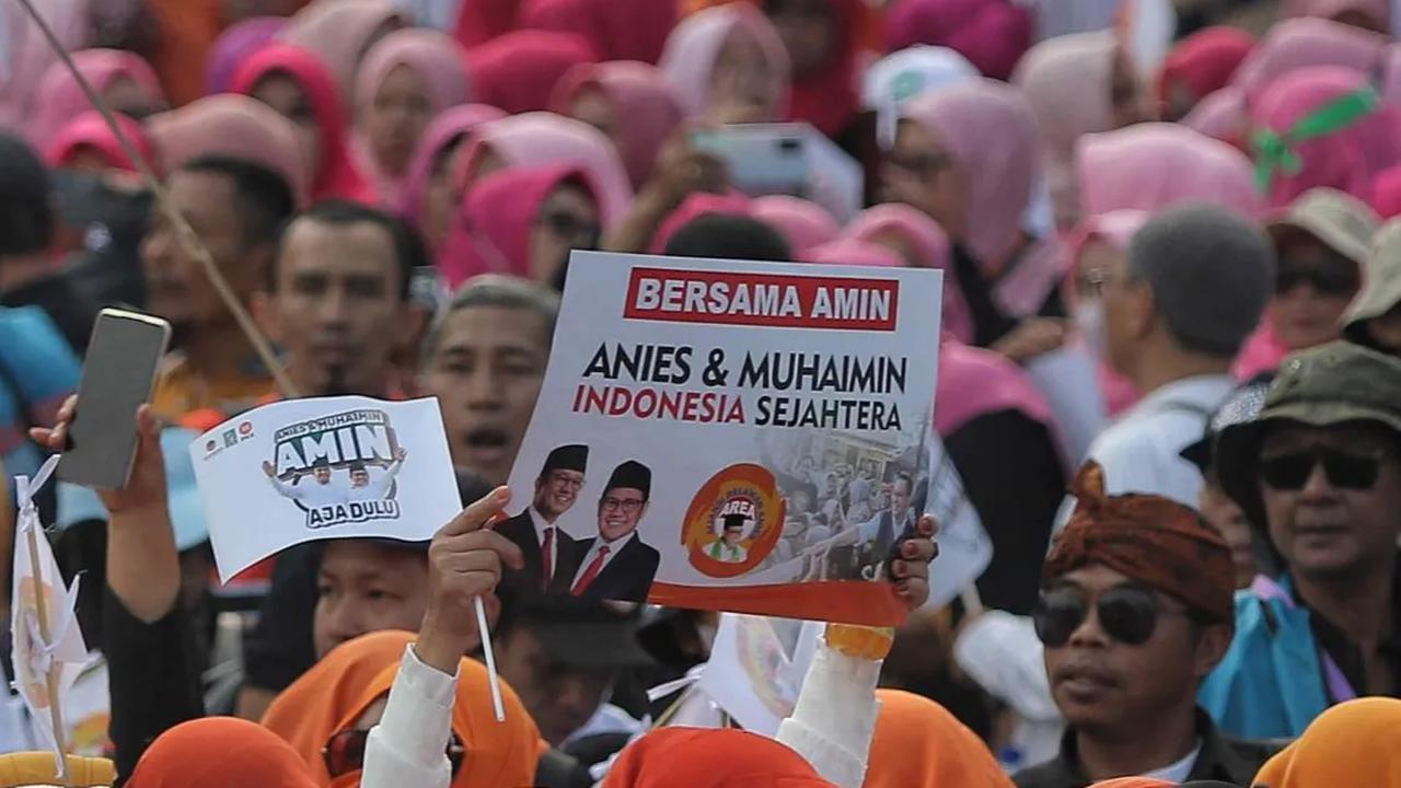 Antusiasme pendukungnya pun dari simpatisan  dan relawan juga terlihat luar biasa ramai.