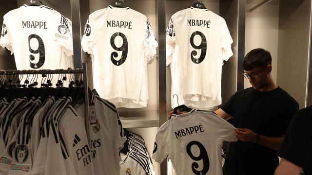 Resmi Diluncurkan, Jersey Kylian Mbappe Ramai Diburu Suporter Real Madrid