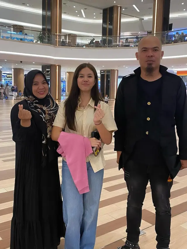 6 Potret Suky Dani Pria Mirip Ahmad Dhani Bertemu Safeea dan Dul Jaelani, Kocak