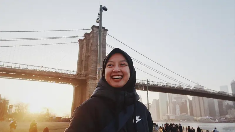 8 Potret Gita Savitri Devi, Youtuber Cantik yang Hobi Keliling Dunia