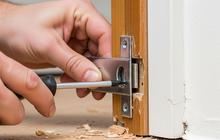 8 Cara Memperbaiki Pengait Pintu yang Rusak agar Bisa Dipakai Lagi Tanpa Ganti Baru, Praktis dan Hemat