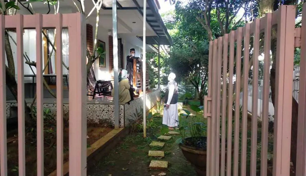 Alvin Faiz berduka (Budy Santoso/Kapanlagi.com)