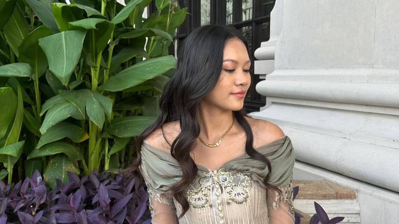 Lula baru saja menyelesaikan masa SMA-nya.