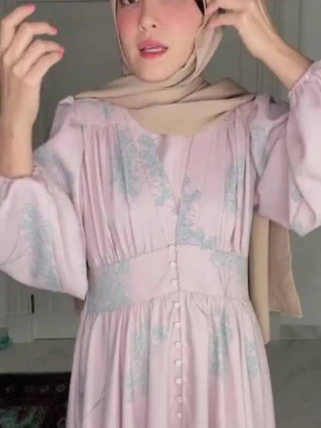 Rilis Busana Ramadan, Ini 7 Gaya Shandy Aulia yang Tampil Tertutup Hingga Berhijab