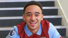 Pemain berusia 20 tahun itu meneken kontrak dengan durasi lima tahun di Turf Moor. (FOTO: twitter.com/BurnleyOfficial)