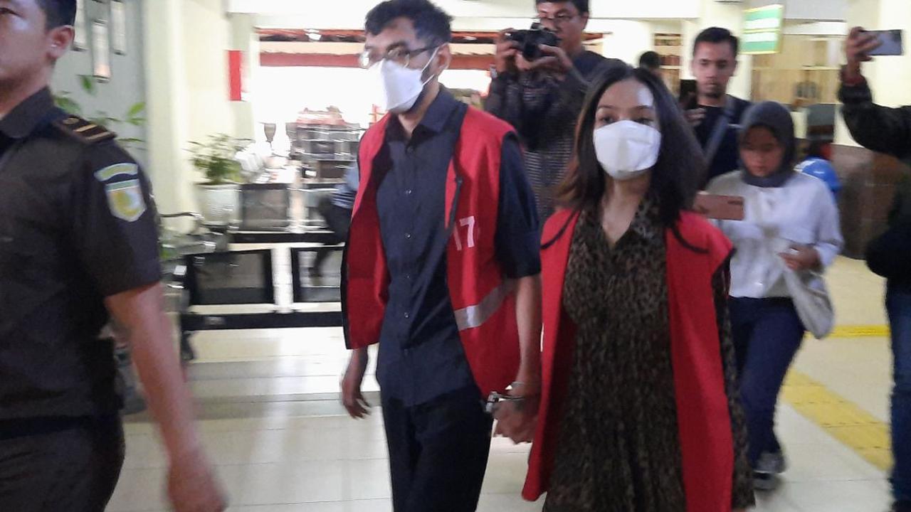 Dalam perkara sebelumnya,&nbsp;Aryarota Cumba Salaka alias Aro dan Anisa Hardiyanti bersama seorang terdakwa lainnya Chavia Zagita juga dinyatakan bersalah melakukan tindak pornografi.