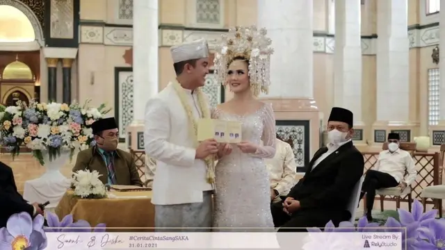 Momen Pernikahan Selebgram Sarah Gibson dan Diska Resha. (Sumber: Instagram/rely.studio)