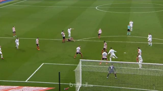 Real Madrid kembali meraih hasil kurang memuaskan dan selamat dari kekalahan berkat gol flick Cristiano Ronaldo pada menit ke-87 s...