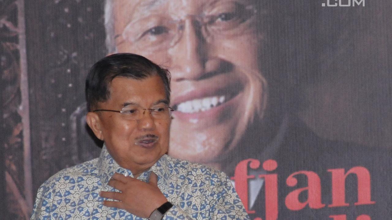 Wapres Jusuf Kalla Buka Bedah Buku Sofjan Wanandi dan Tujuh Presiden