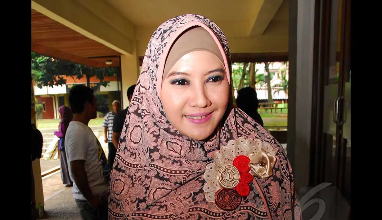 Meski sudah bercerai, Peggy mengaku prihatin dengan kabar buruk yang sedang menimpa keluarga mantan suaminya. Peggy hanya meminta doa agar pencarian terhadap sang mantan suami diteruskan, Jakarta, Sabtu (24/5/2014) (Liputan6.com/Miftahul Hayat) 