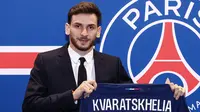 PSG resmi mendapatkan tanda tangan Khvicha Kvaratskhelia dari Napoli. (Dok. PSG)