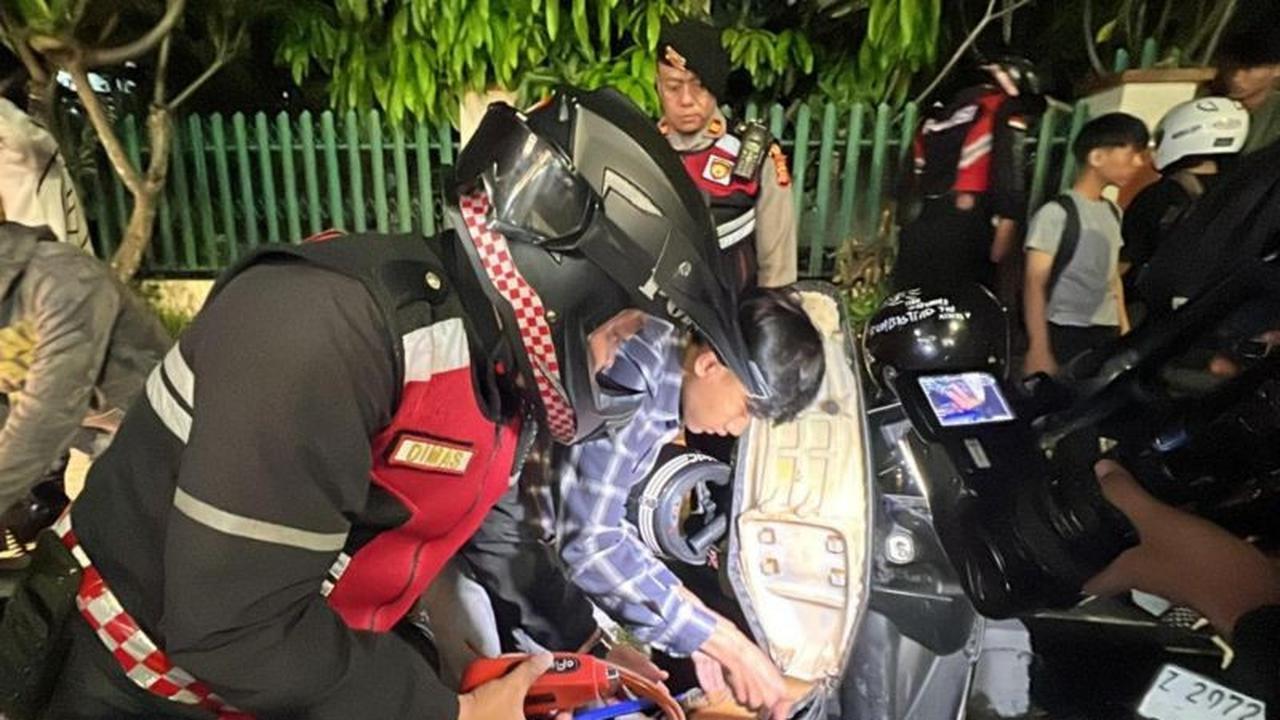 Tahukah Anda, 40 Botol Miras Disita? Polres Garut Gencarkan Patroli Berantas Miras dan Preman Demi Keamanan Warga