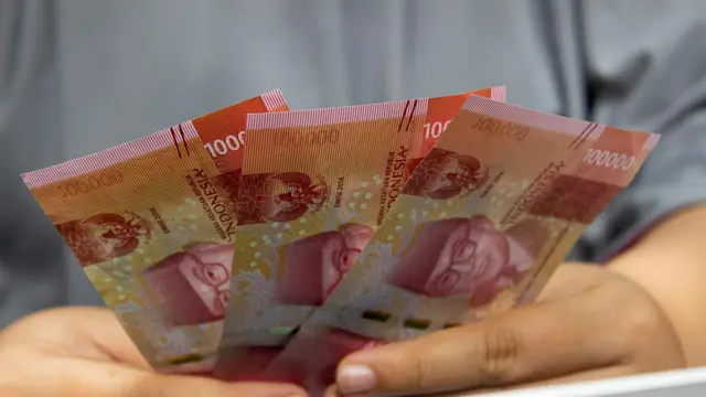 Arti Mimpi Dikasih Uang Kertas Menurut Primbon Jawa, Benarkah Pertanda Baik?