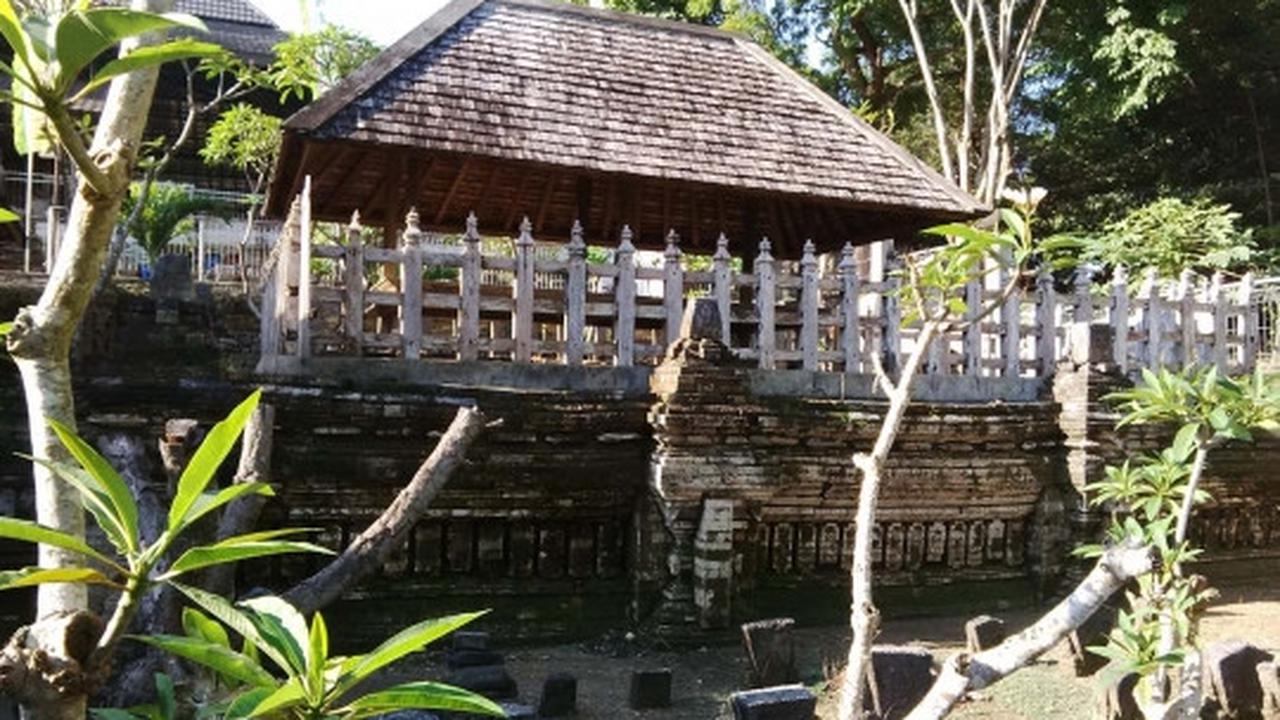 Menelusuri jejak Wali Songo di Makam Sunan Drajat