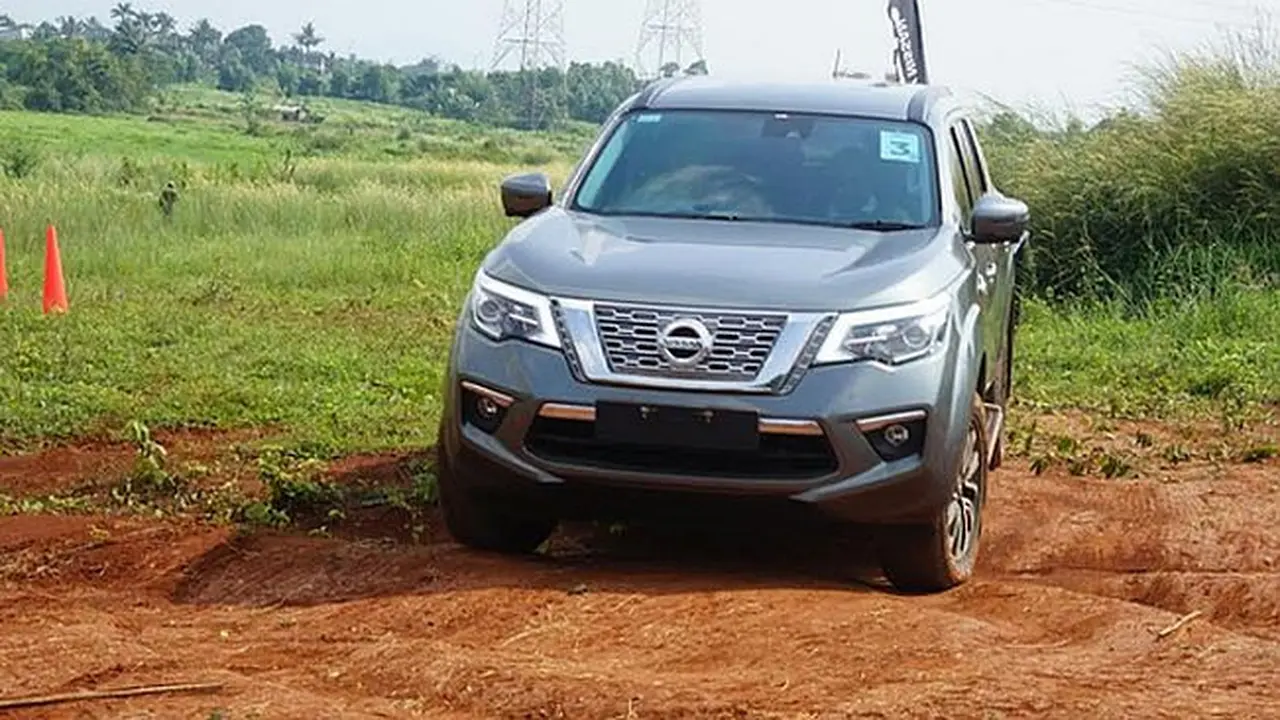 Menguji Nissan Terra di medan offroad