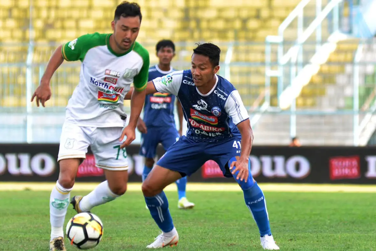 Arema FC vs PSMS Medan