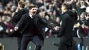 Steven Gerrard berhasil meraih kemenangan pada laga debutnya di laga pekan ke-12 Liga Inggris musim 2021/2022. Gerrard resmi ditunjuk sebagai manajer baru Aston Villa menggantikan Dean Smith. (PA via AP/Nick Potts)