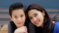 Gantengnya Anak Maudy Koesnaedi Bergaya ala Sukarno