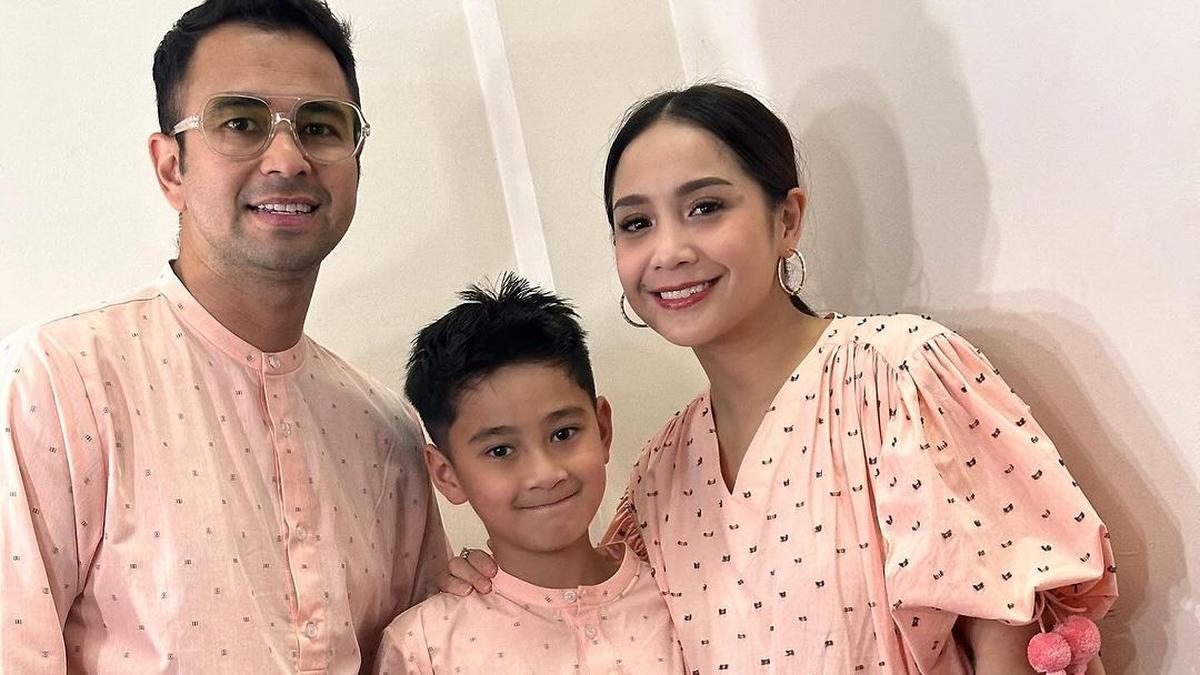 Inspirasi Outfit Lebaran untuk yang Tidak Suka Baju Terlalu Ramai dan Elegan