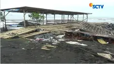 Ombak besar mulai terjadi sekitar pukul 02.00 WIB dini hari tadi dan mencapai puncaknya pada pukul 05.00 WIB hingga siang hari.