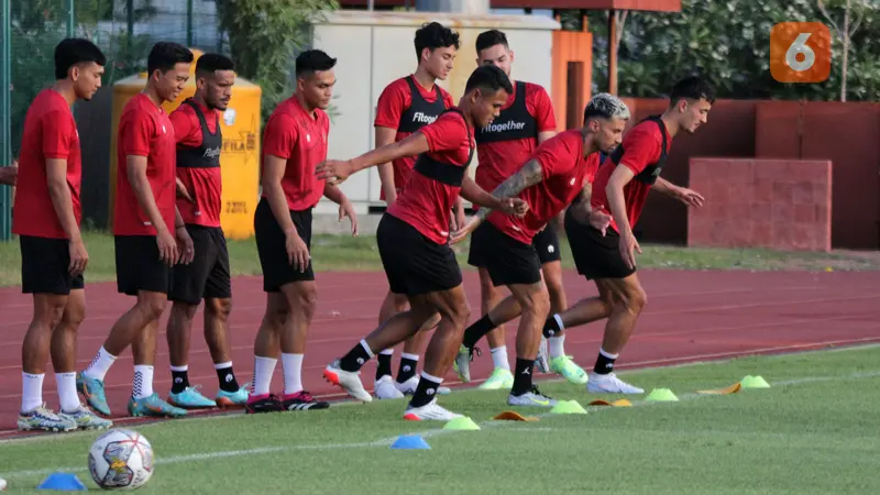 Foto: Skuad Timnas Indonesia Semakin Lengkap pada Hari Kedua Latihan, Marc Klok hingga Lilipaly Merapat ke Surabaya