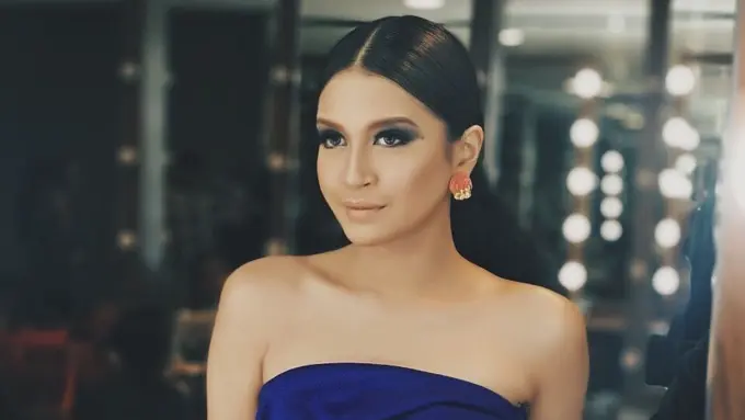 [Bintang] Cantik Memesona, Begini Paras Wajah Co-Host Indonesian Idol Sere Kalina yang Memikat Hati