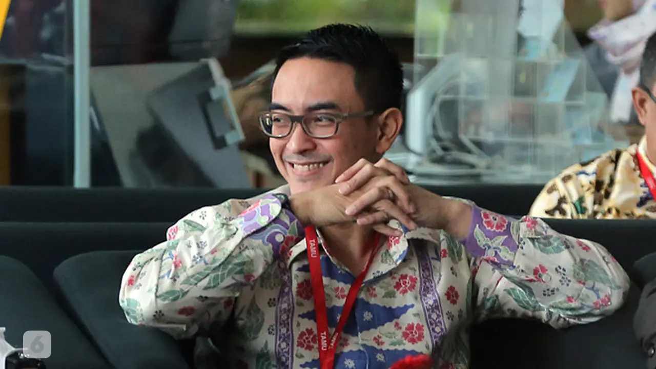 [Bintang] Zumi Zola di KPK