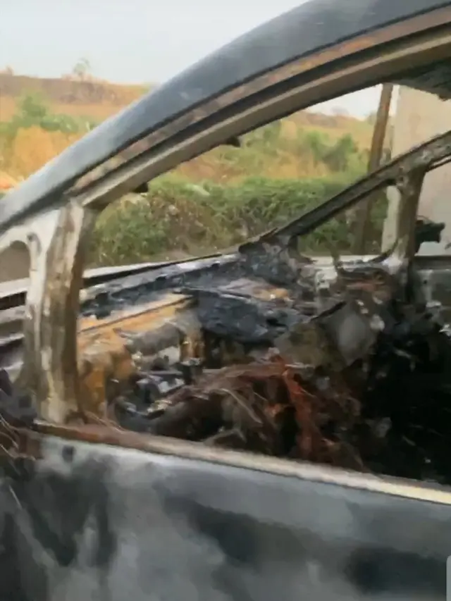 Kondisi mobil Via Vallen. (Foto: Instagram @viavallen)