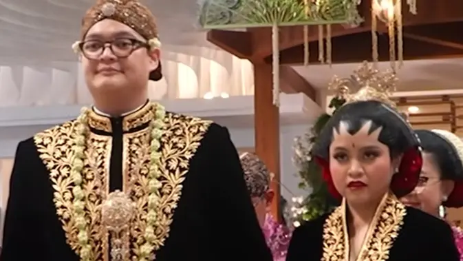 Pesona Jawa Mempelai Putri Pramono, Ijab di Rumah Dinas.