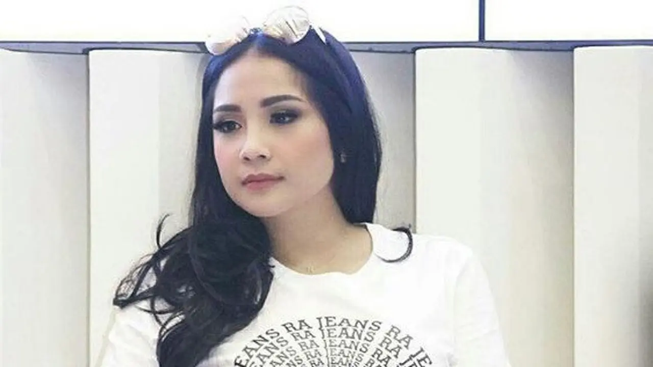Nagita Slavina Tampil Seksi dalam Balutan Lingerie