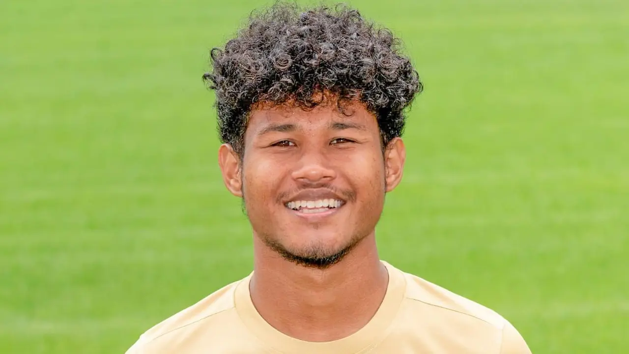 Bagus Kahfi dengan jersey Jong Utrecht.