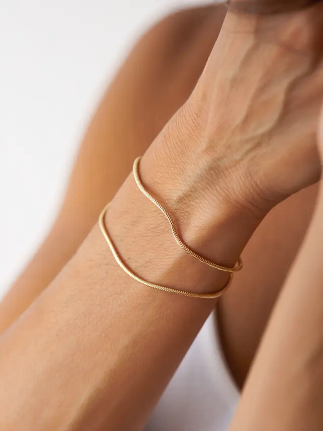 Model Gelang Emas Tipis Simple Cocok Hadiah