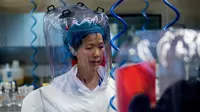 Ahli virologi China Shi Zhengli di dalam laboratorium P4 di Wuhan (Gambar: AFP melalui Getty Images)