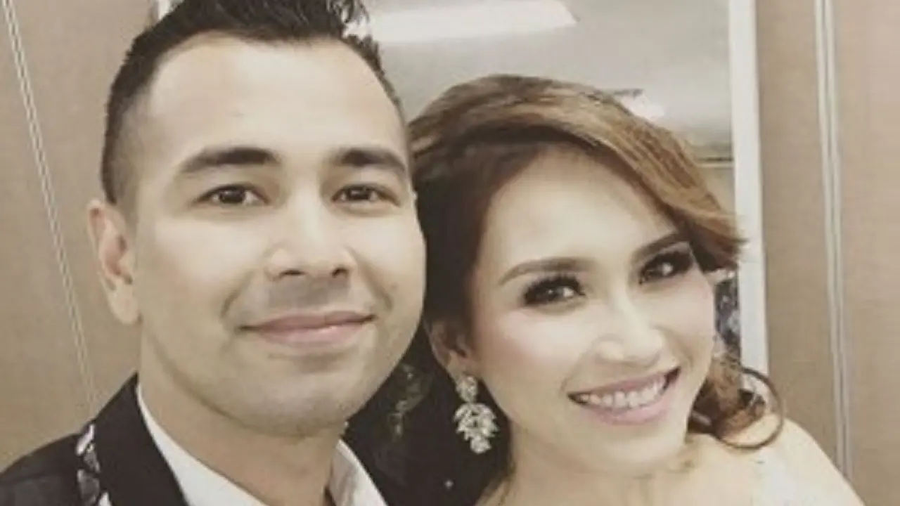 Ayu Ting Ting pada Raffi Ahmad
