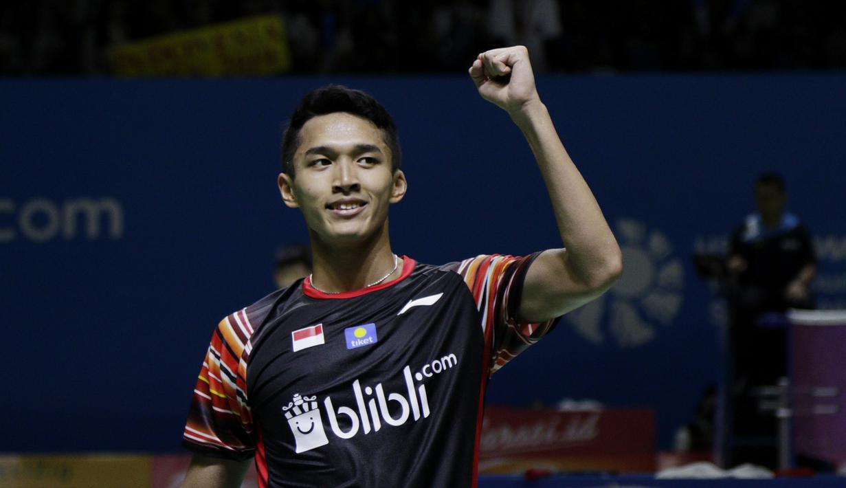 Tunggal putra Indonesia, Jonatan Christie, merayakan kemenangan atas wakil Denmark, Hans-Kristian Solberg Vittinghus, pada Indonesia Open 2019 di Istora, Jakarta, Kamis (18/7). Jonatan menang 22-20, 21-13. (Bola.com/M Iqbal Ichsan)