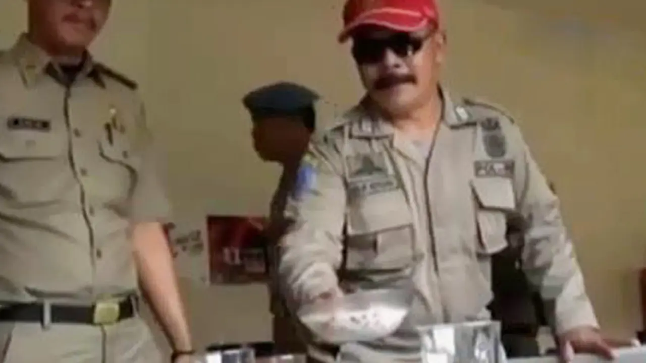 Razia Warung Makan