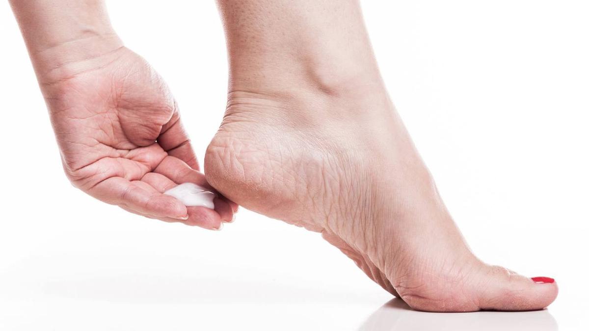 Krim Kaki Jadi Solusi Tumit Pecah-Pecah dan Kulit Kasar, Ini Produk yang Layak Dicoba